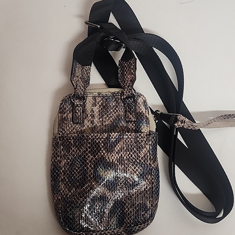 Aimee Kestenberg Iridescent Multi-Tone Snake Print Crossbody/cell Leather Bag. - Picture 4 of 13
